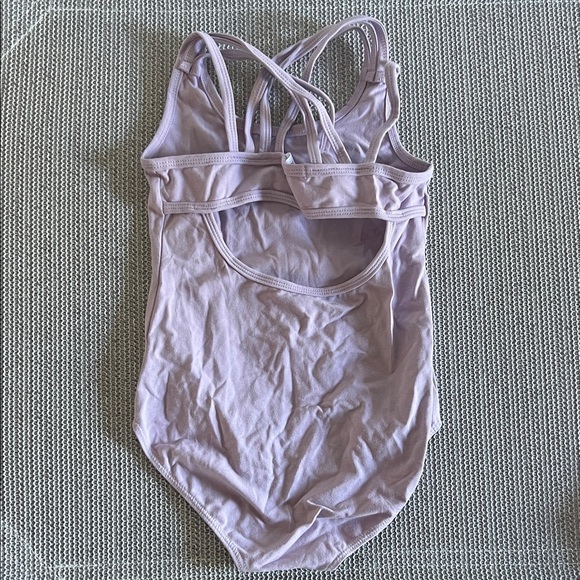 Good🎉 Condition ARSHINER Lavender Strappy Ballet Leotard: girls Age 6-7 - Picture 2 of 4